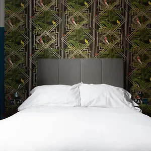 https://the-crown-rooms.brighton-hotels-england.com